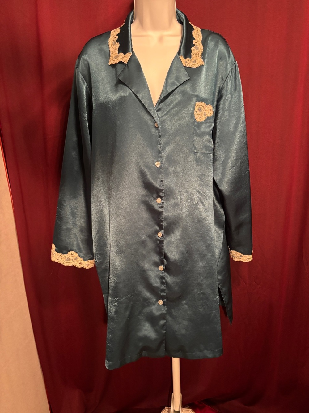 Oscar de la Renta Green Satin and Beige Lace Button-Front Nightshirt XL